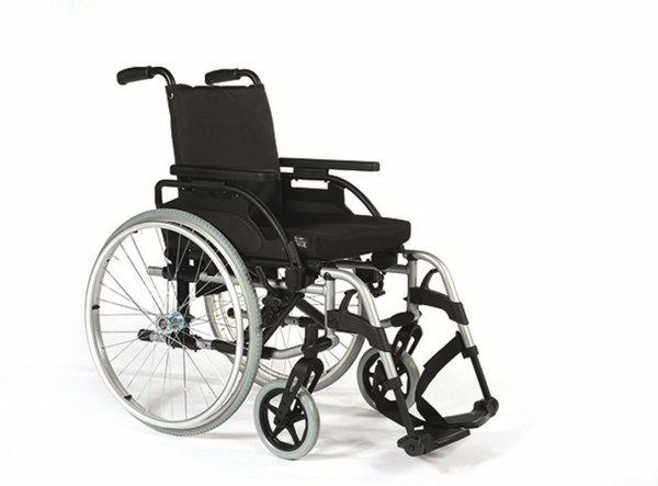 Rollstuhl Breezy Basix 2, Steckachse, TrBr, AOK, brillantsilber>>>>SB 48 cm