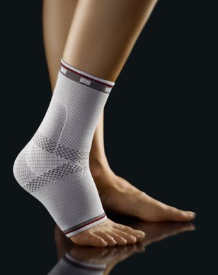 Bort Sprunggelenkbandage Select TaloStabil schwarz>>>>Gr. M links Bort Sprunggelenkbandage Select TaloStabil schwarz>>>>Gr. M links